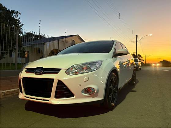 FORD FOCUS 2.0 TITANIUM PLUS 16V FLEX 4P POWERSHIFT FORD FOCUS 2.0 TITANIUM PLUS 16V FLEX 4P POWERSHIFT